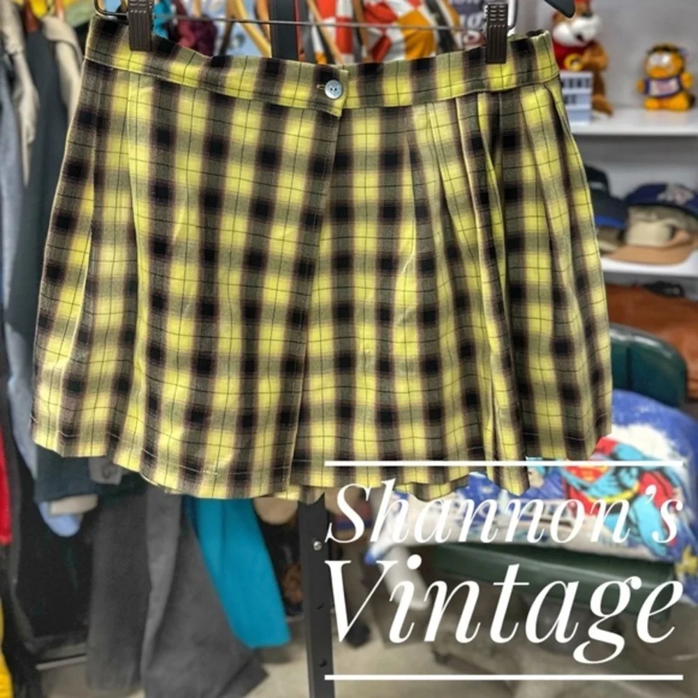 UNIF aryn sz medium plaid skirt A9